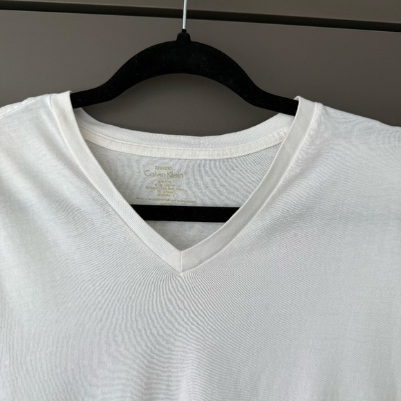 Calvin Klein White Tee - Picture 4 of 7